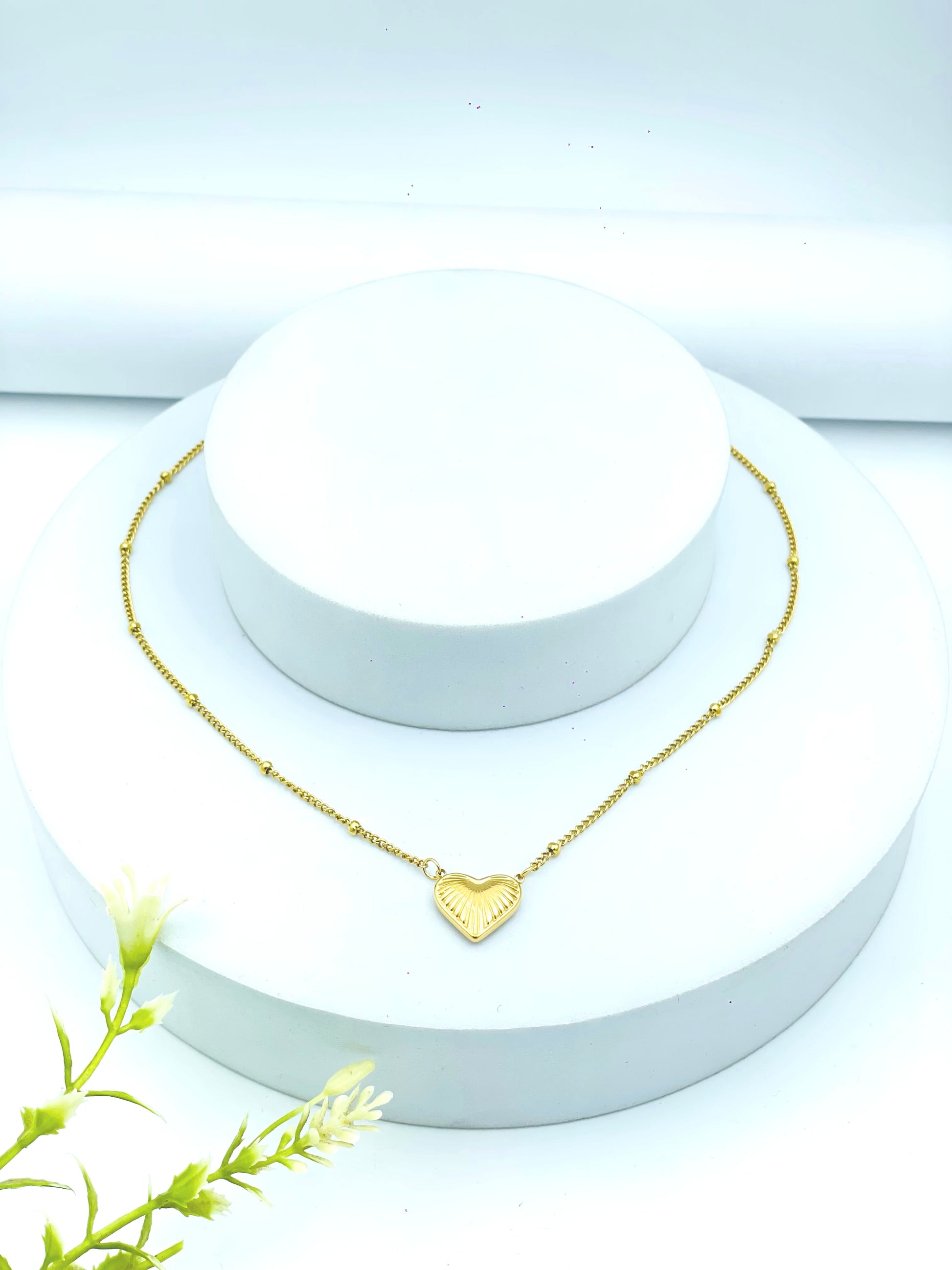 Elegant Gold Heart Pendant Necklace