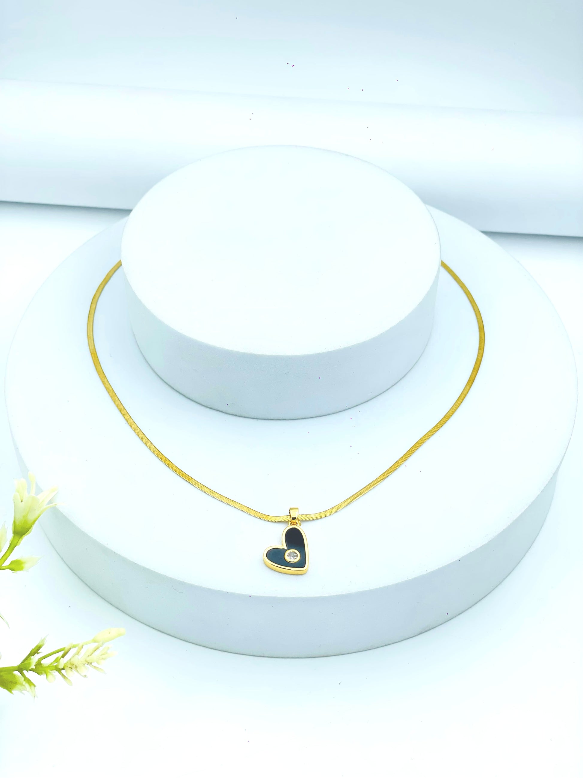 Elegant Gold Heart Pendant Necklace