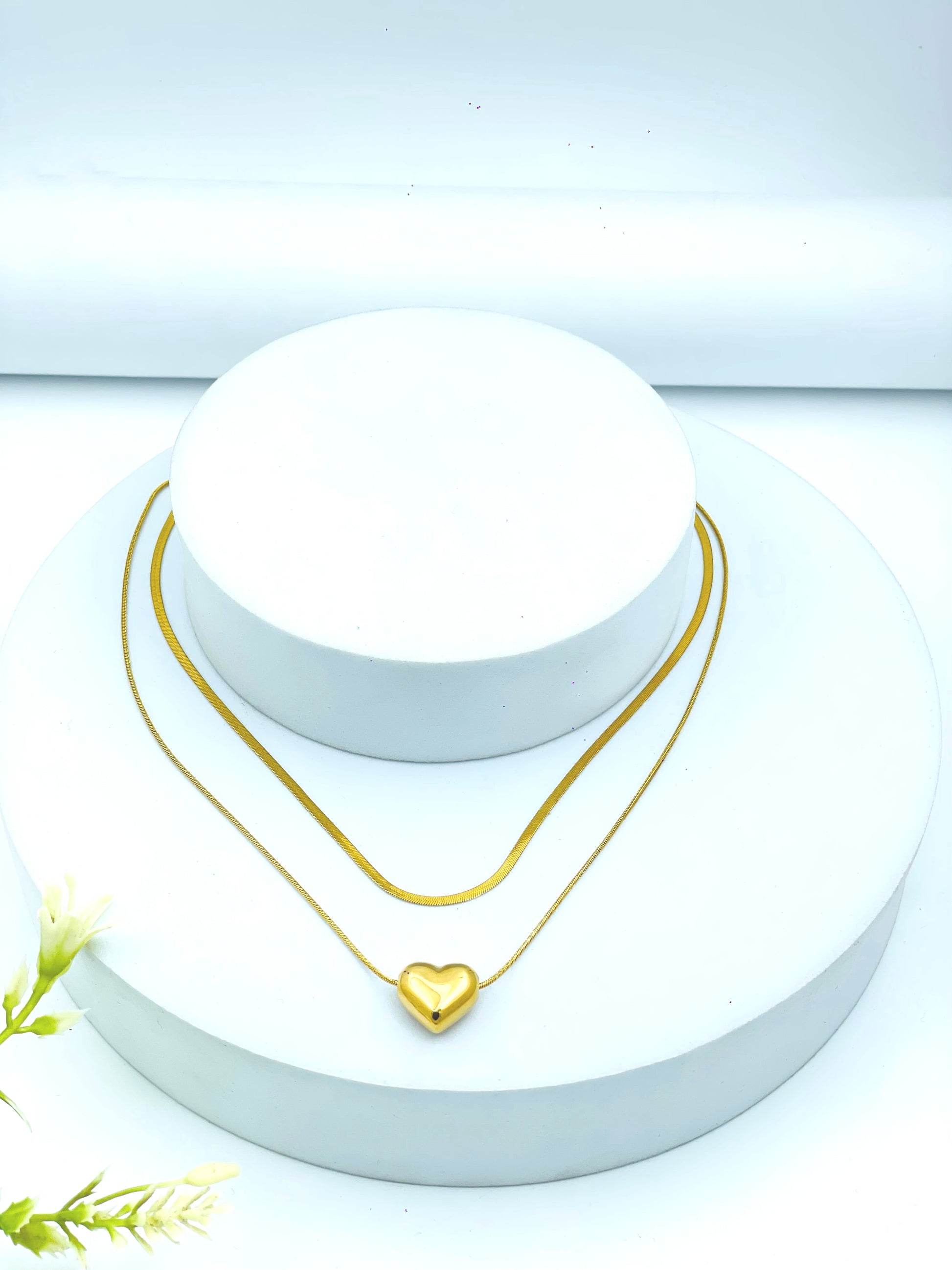 Elegant Gold Heart Pendant Necklace