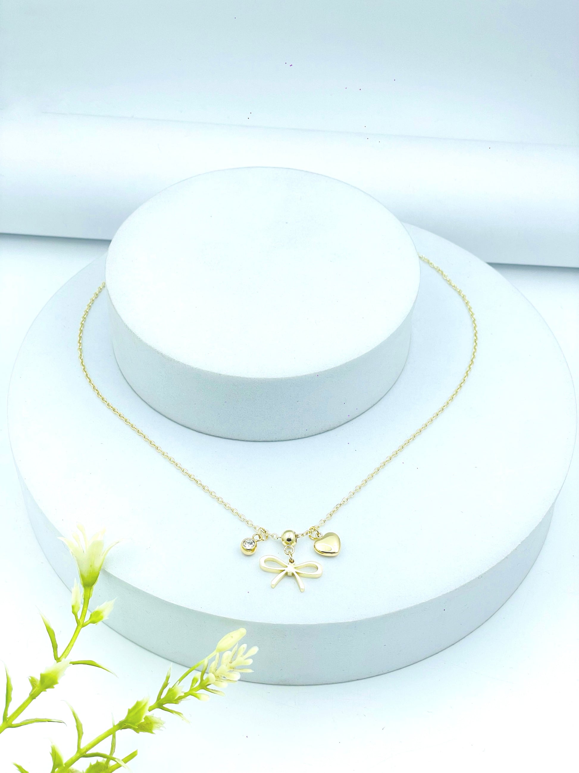 Elegant Gold Bow Accent Necklace for Women