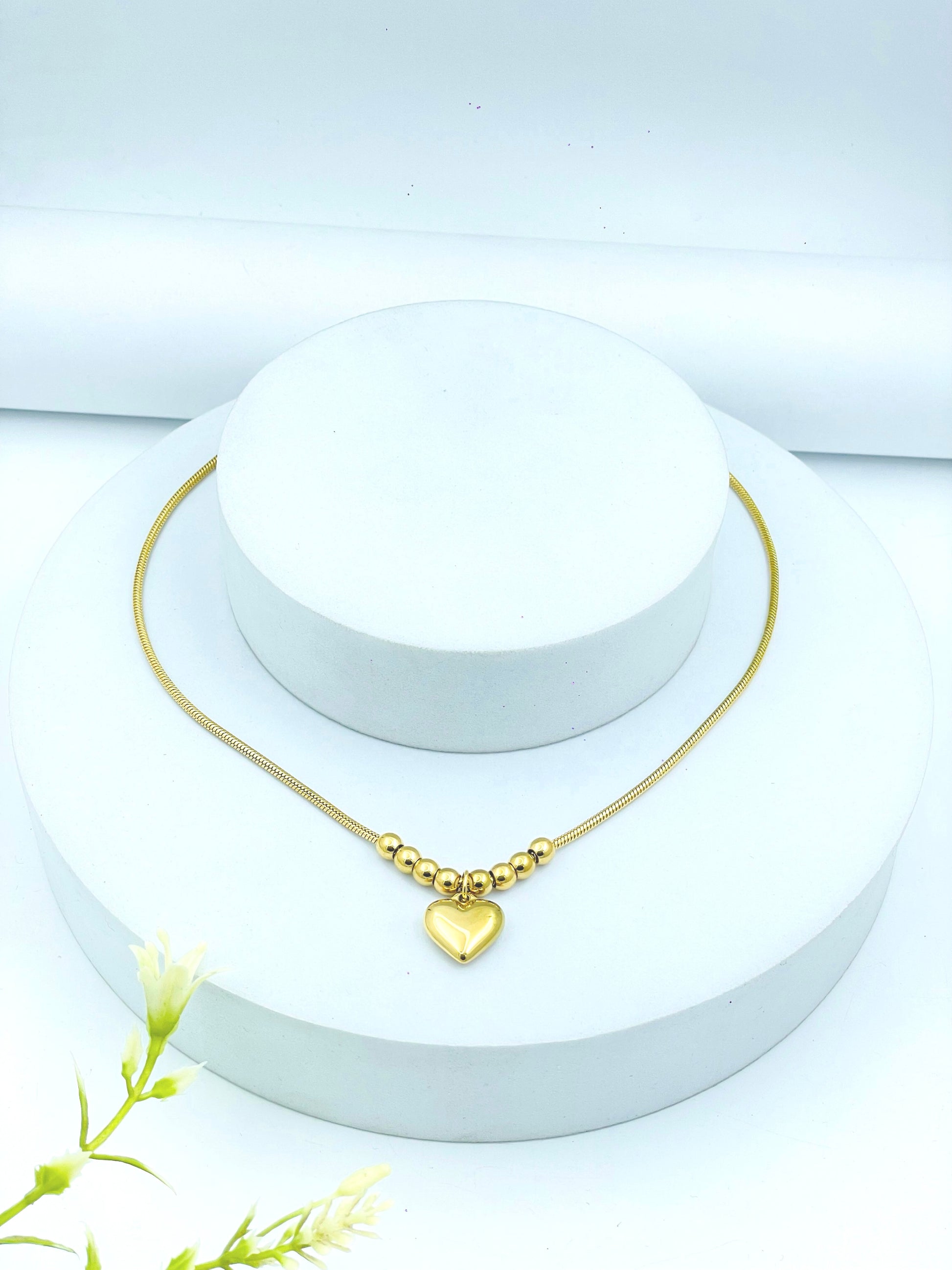 Elegant Gold Heart Pendant Necklace