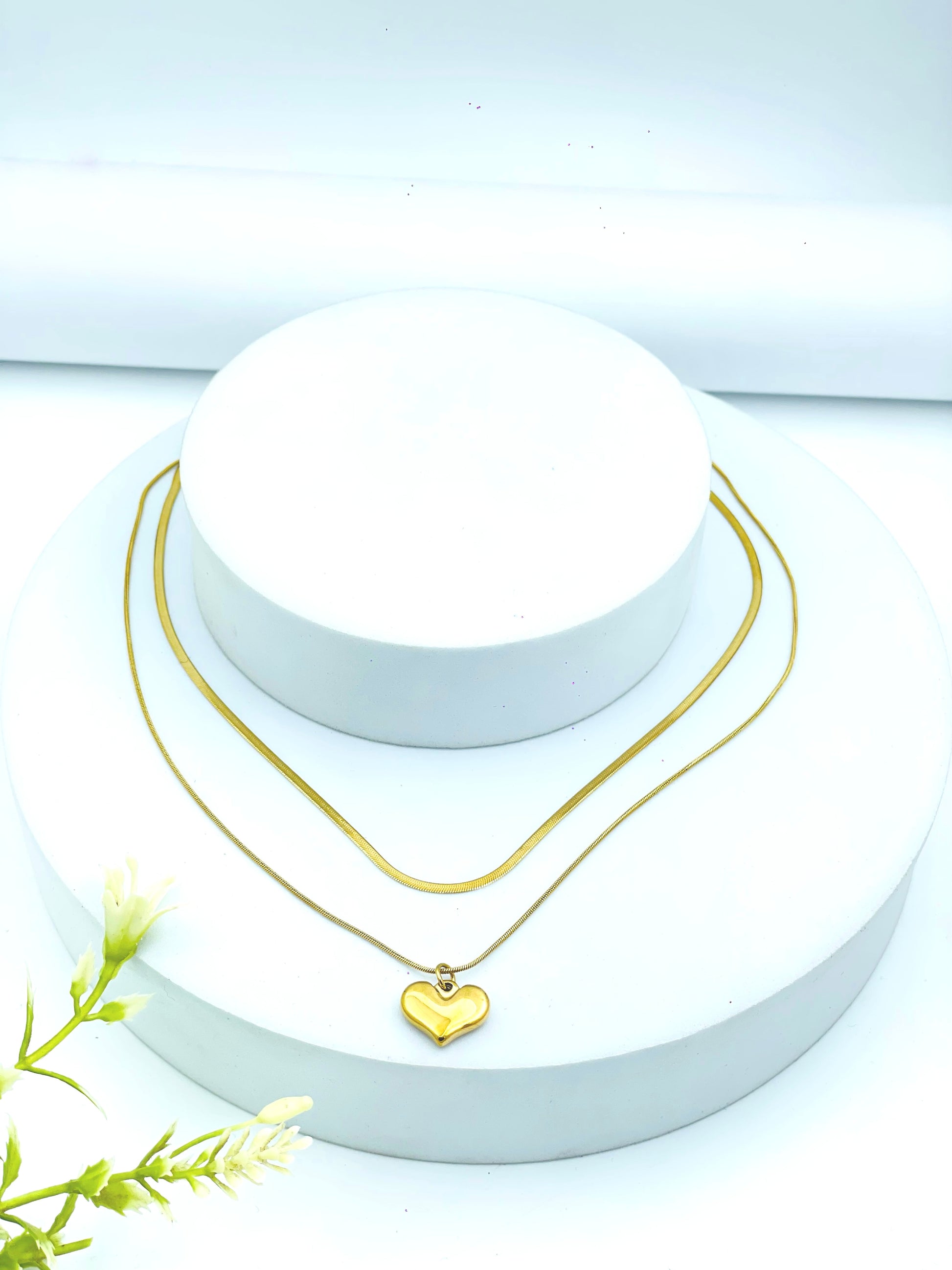 Elegant Gold Heart Pendant Necklace  Delicate and Stylish