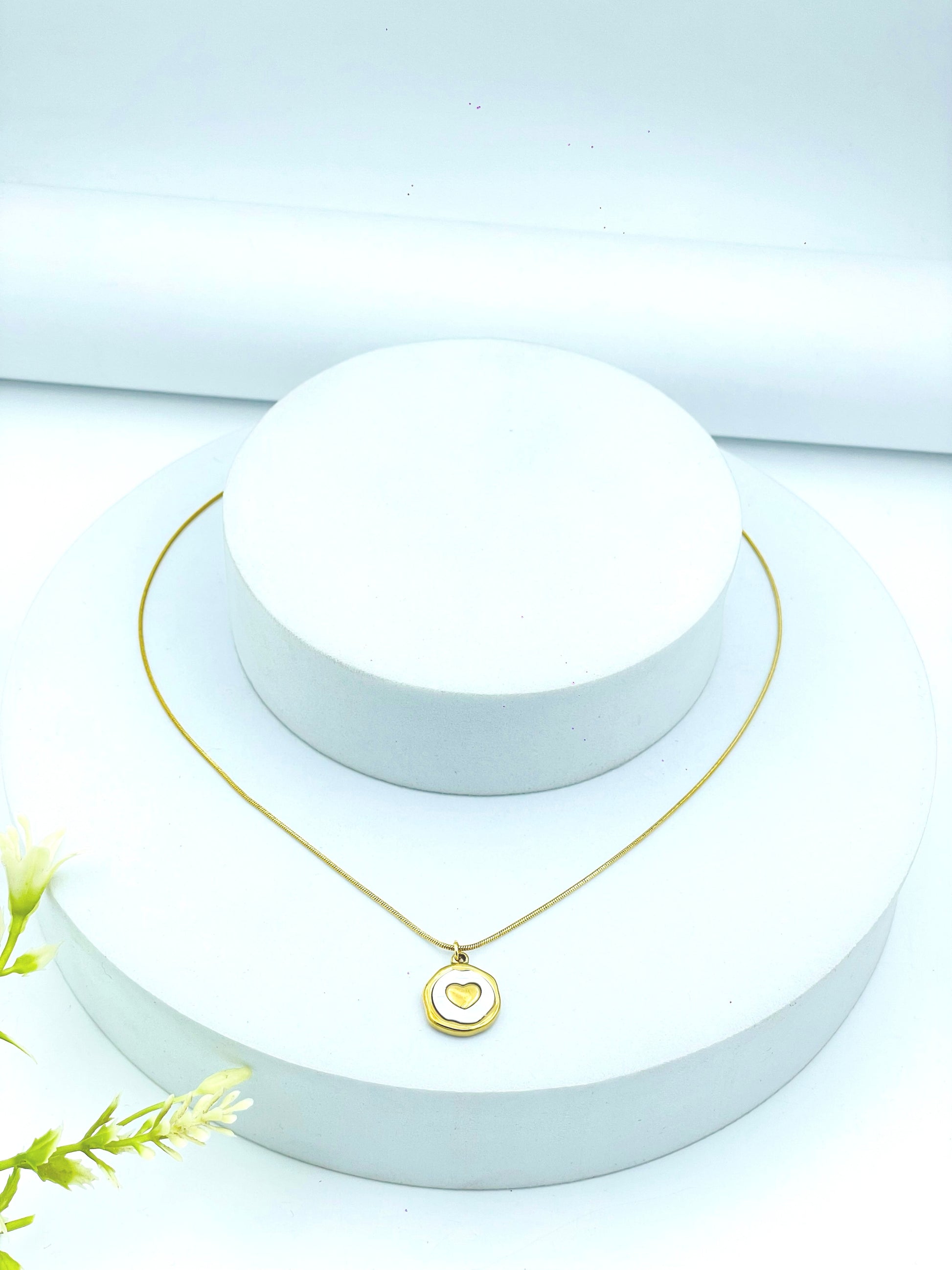 Elegant Gold Heart Pendant Necklace