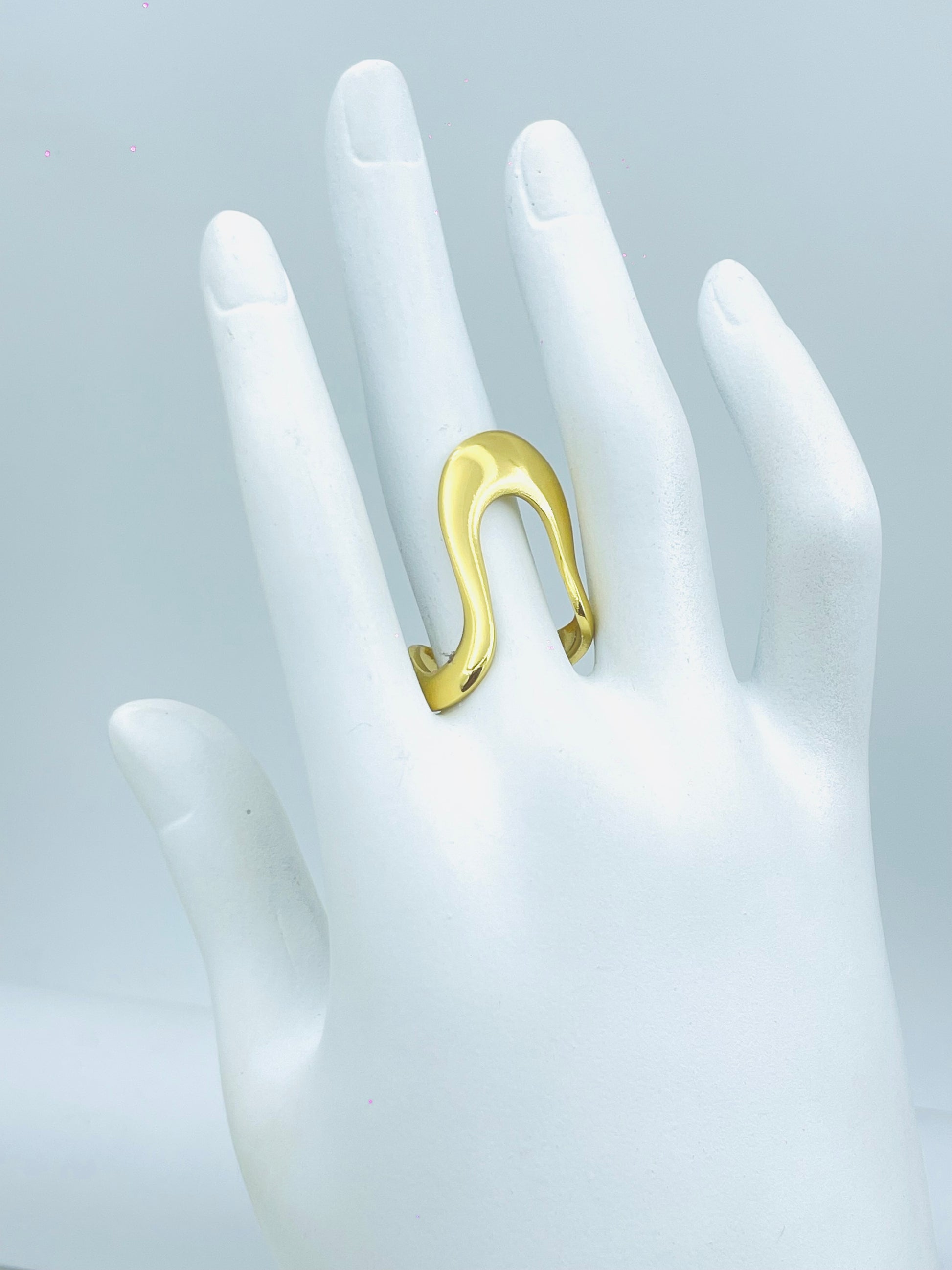 Elegant Modern Gold Wave Ring  Unique Design