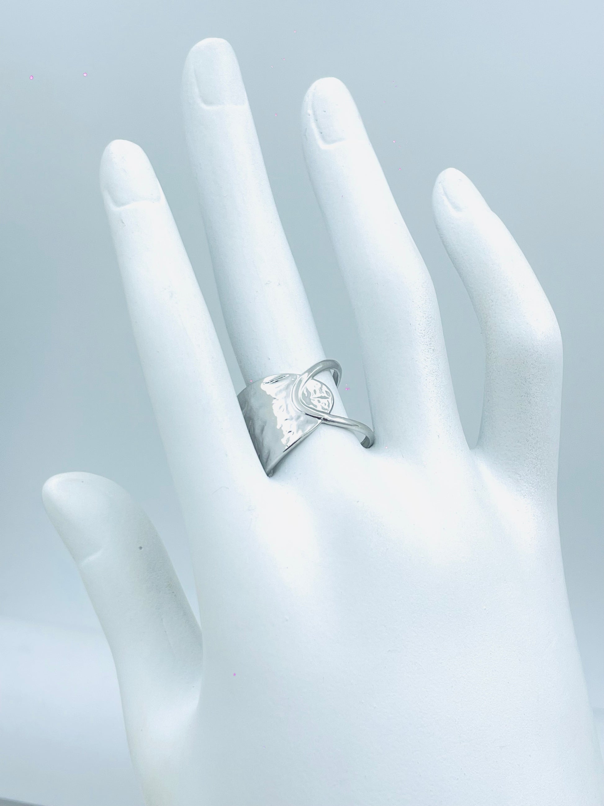 Elegant Silver Hammered Adjustable Ring