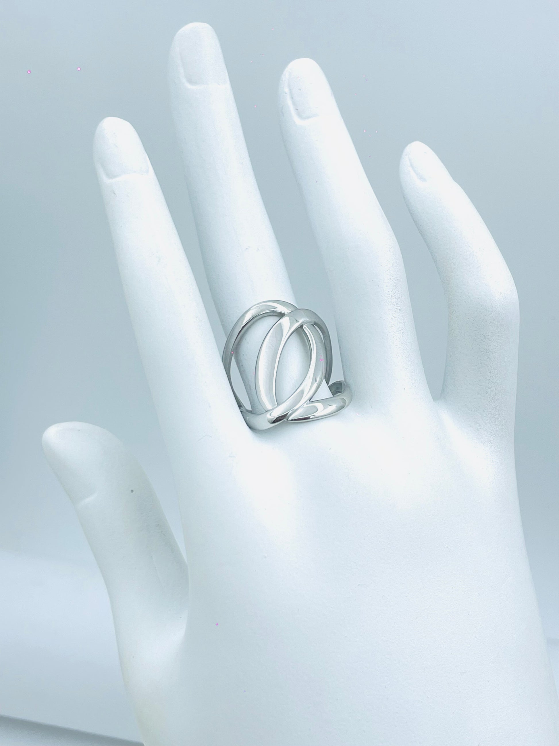 Elegant Silver Interlocking Rings  Timeless Jewelry