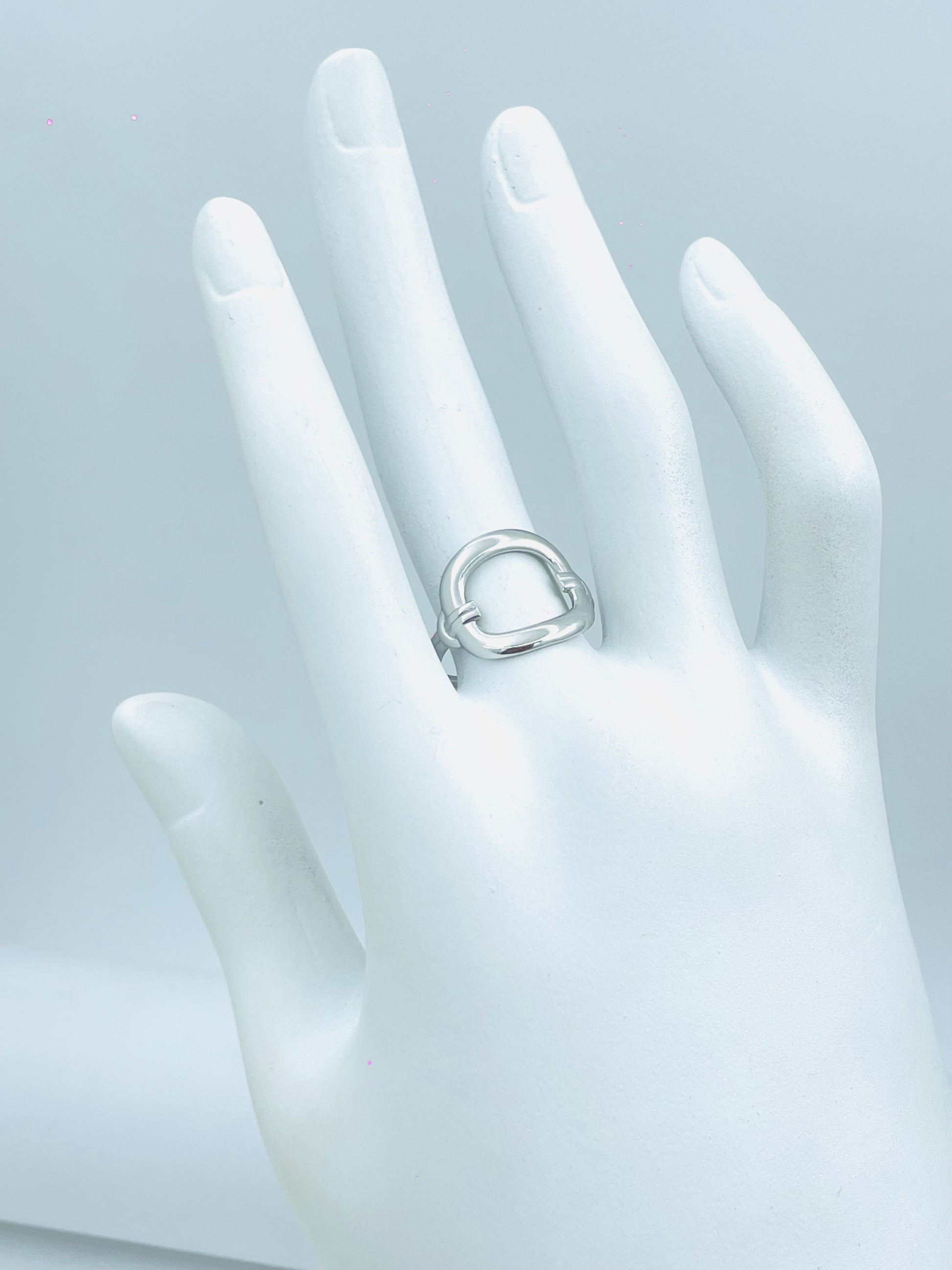 Elegant Silver Geometric Ring for Modern Style