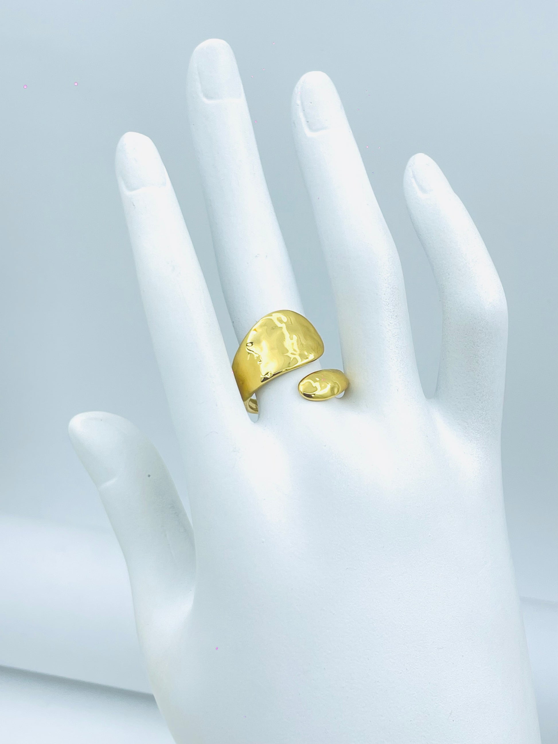 Elegant Gold Hammered Adjustable Ring