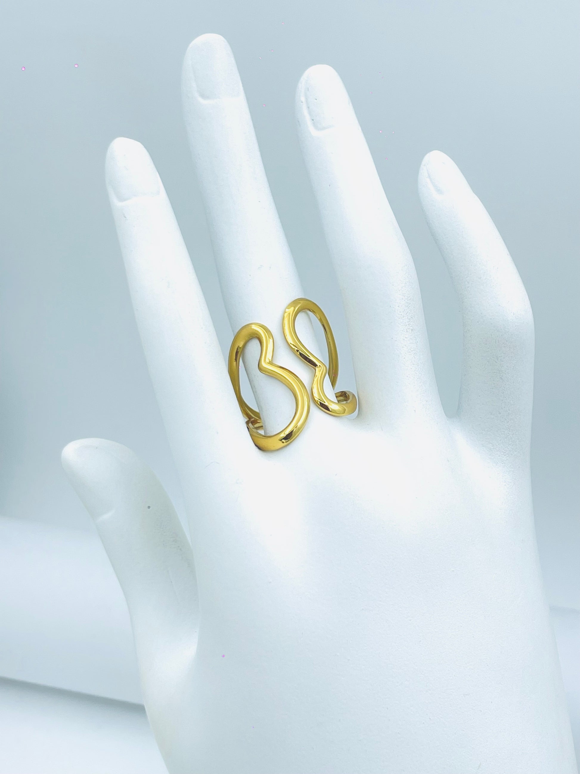 Elegant Gold HeartShaped Ring for Women