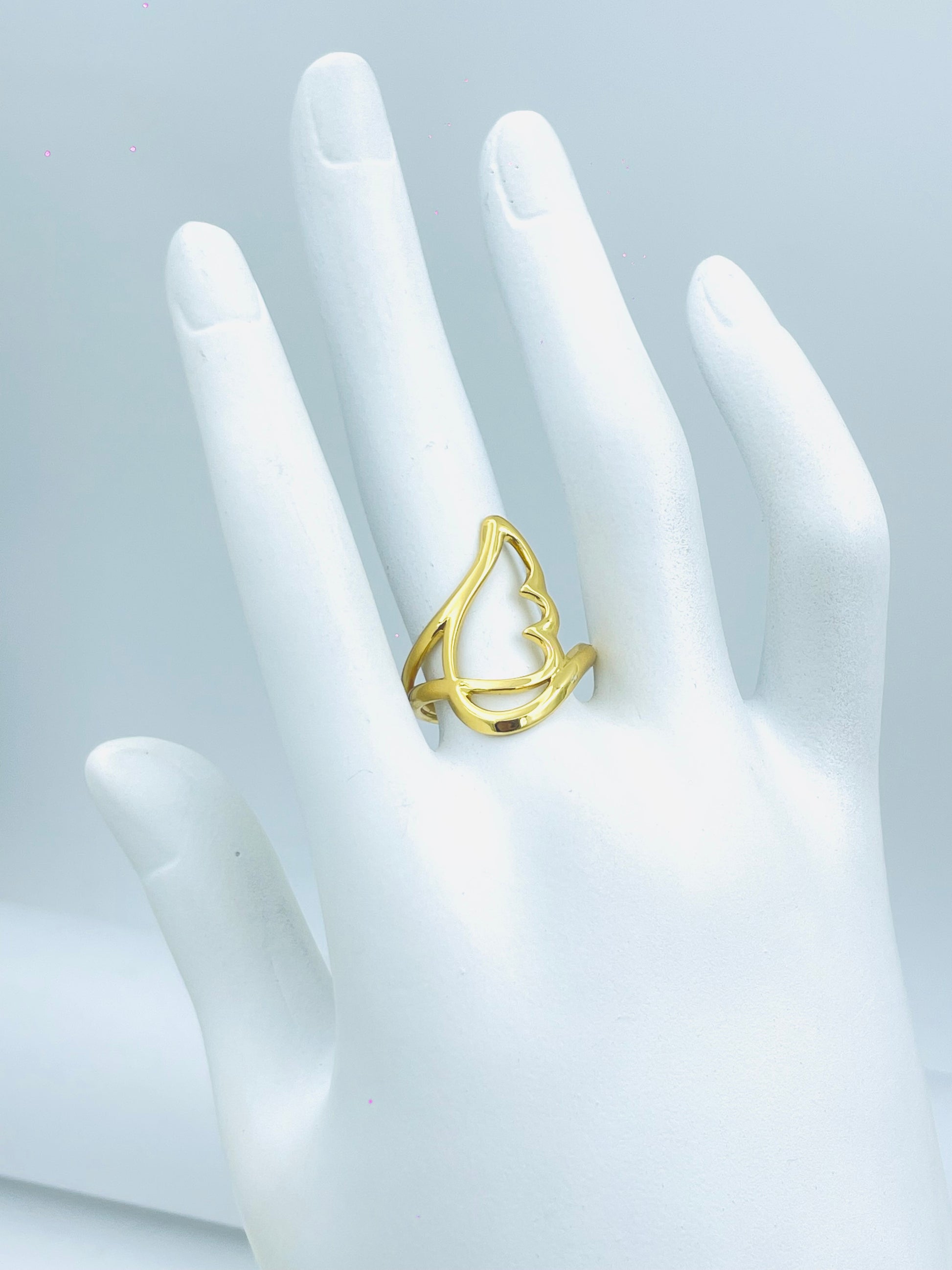 Elegant Gold Abstract Ring  Modern Jewelry Design