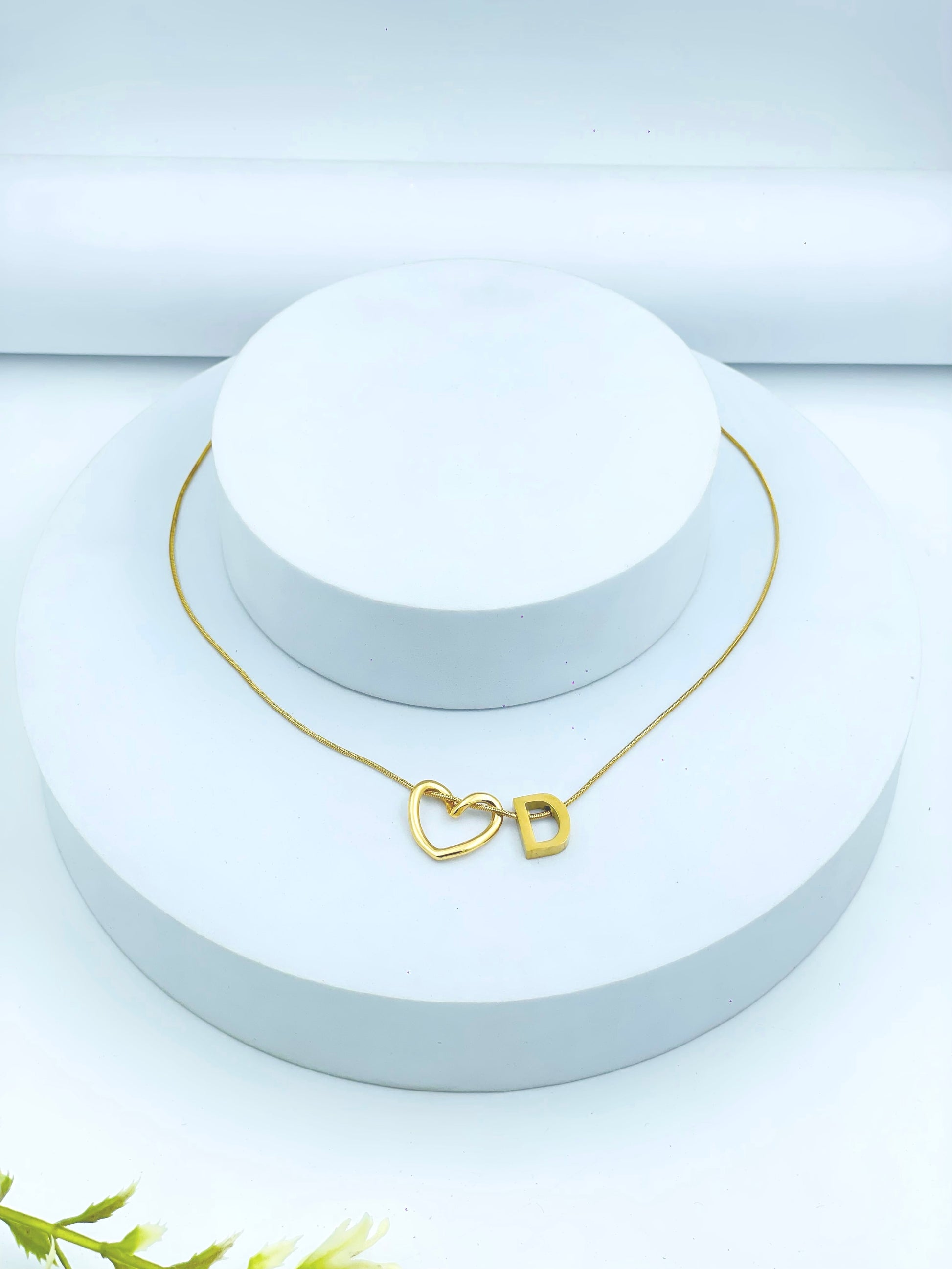 Elegant Gold Heart and Initial D Necklace