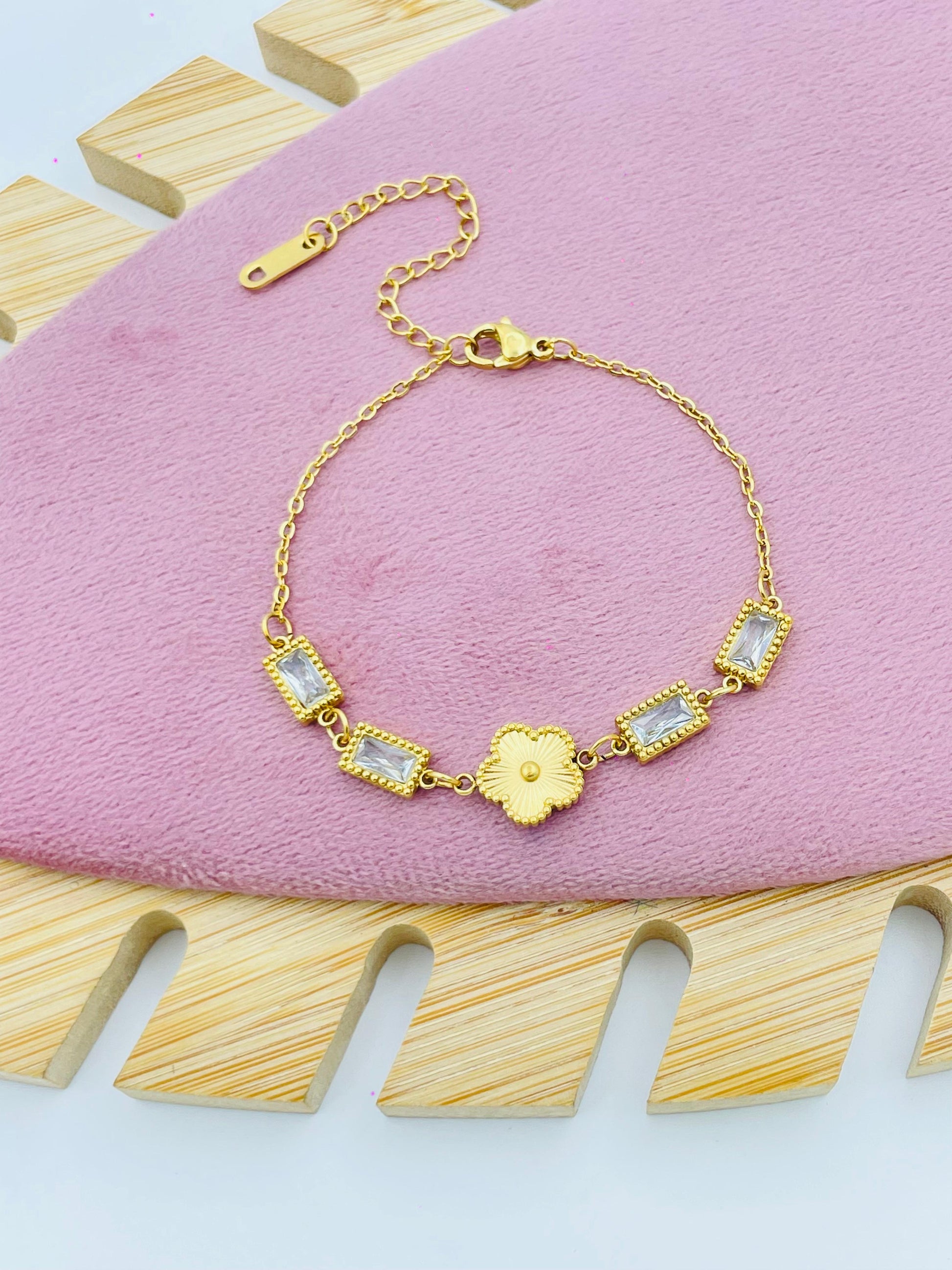 Elegant Gold Bracelet with Gem Accents  Sophisticated Jewelry