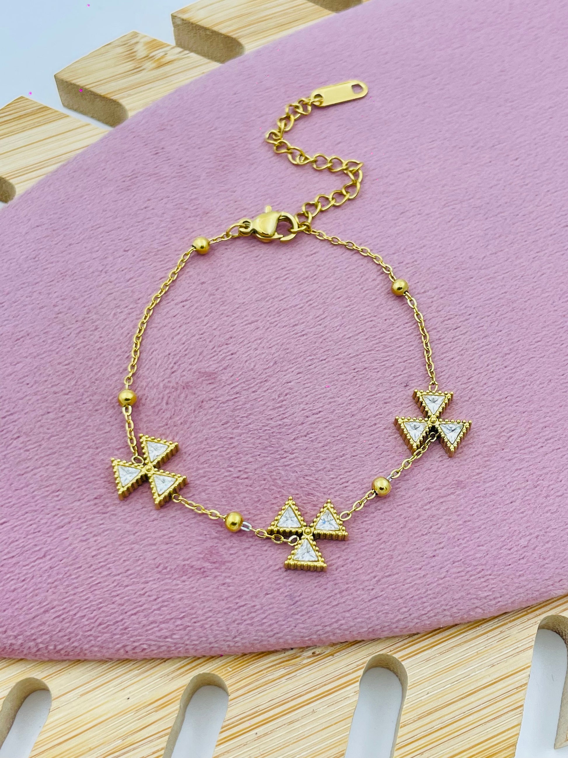 Elegant Gold Triangle Charm Bracelet for Women