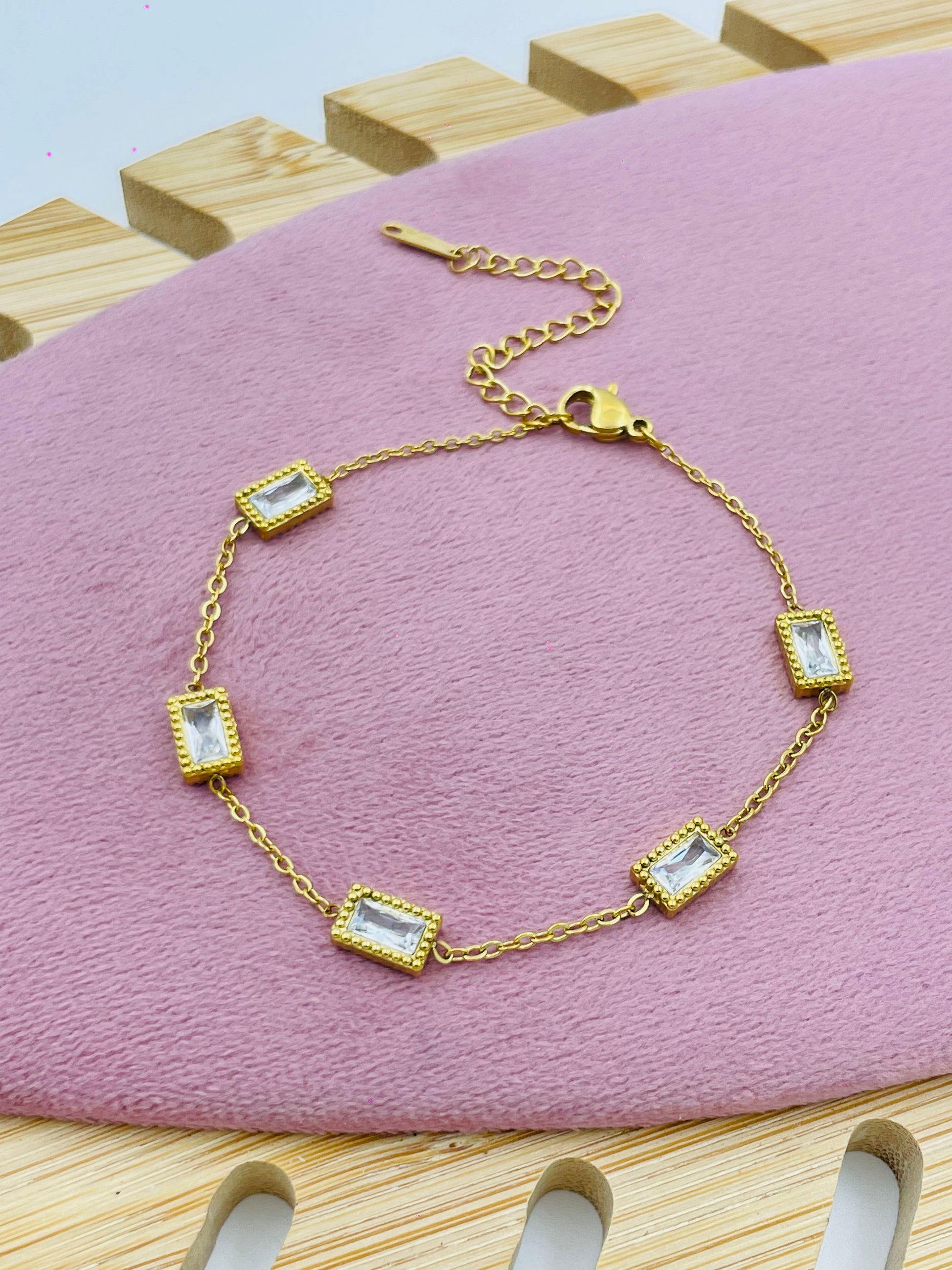 Elegant Gold Chain Bracelet with Rectangular Gemstones
