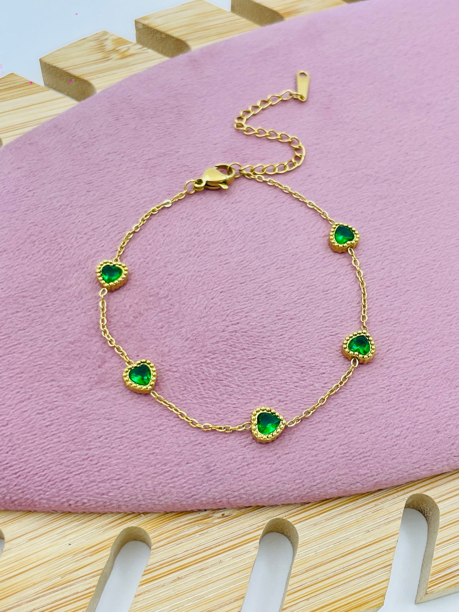 Elegant Gold Heart Emerald Bracelet