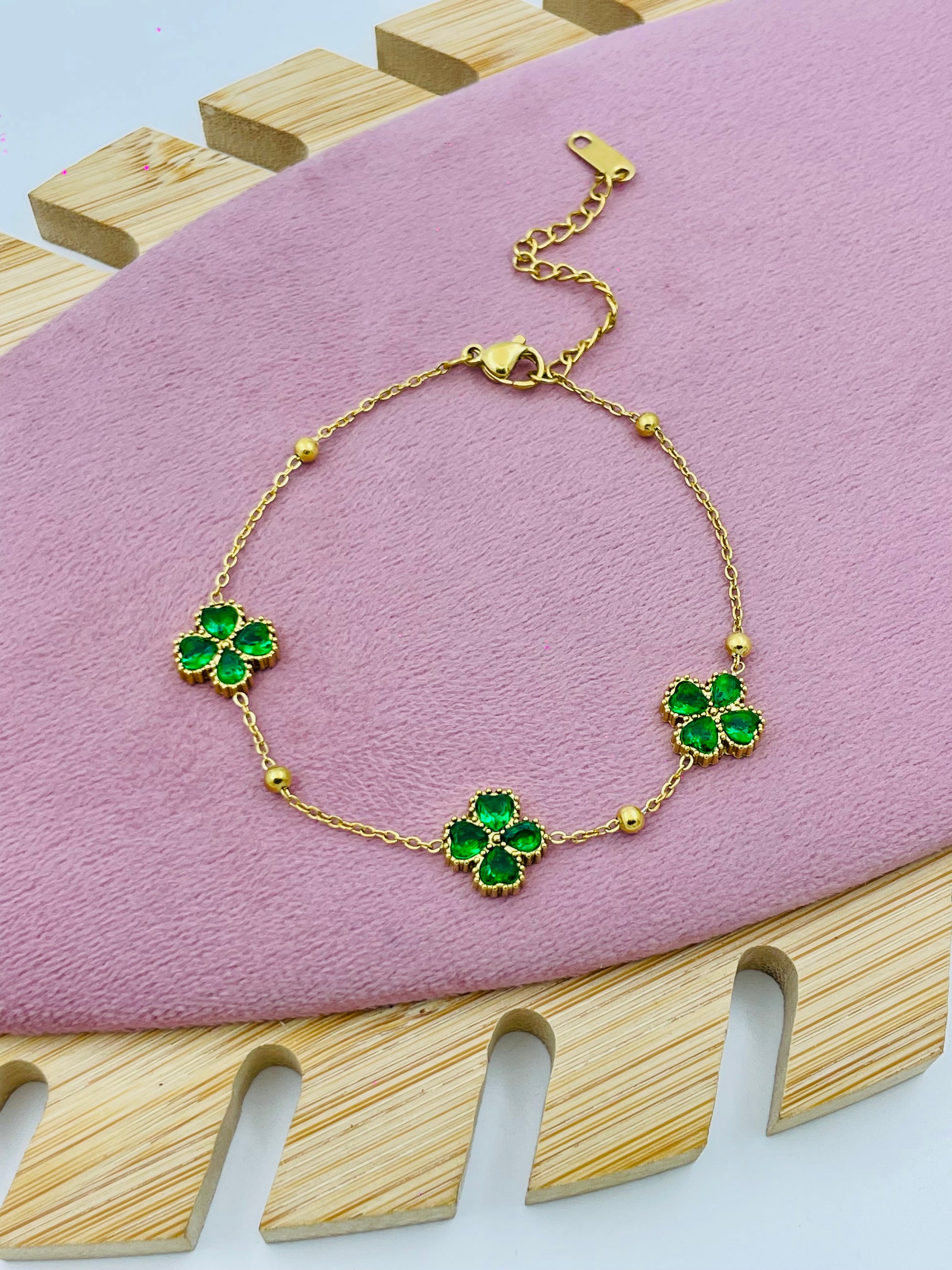 Elegant Gold Chain Bracelet with Green Clover Charms